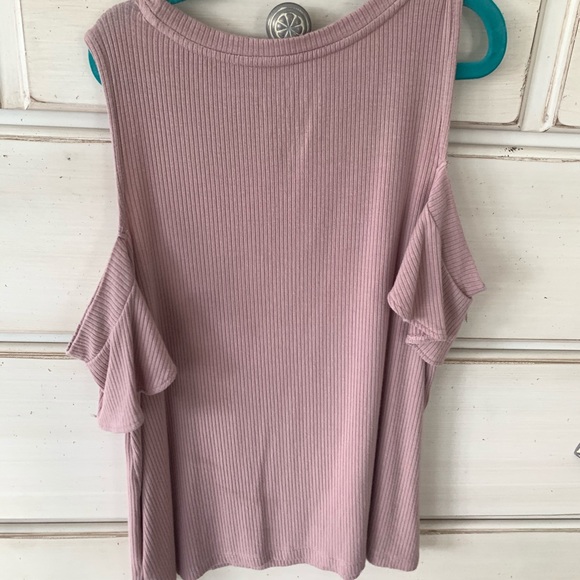 Cold shoulder top - Picture 3 of 3